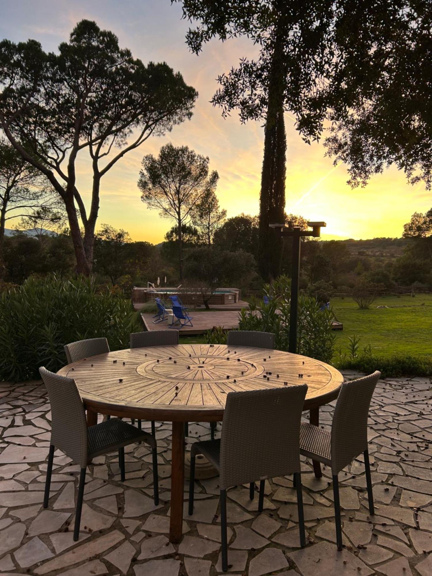 Residence Gabrielle Le Cannet Des Maures Luaran gambar
