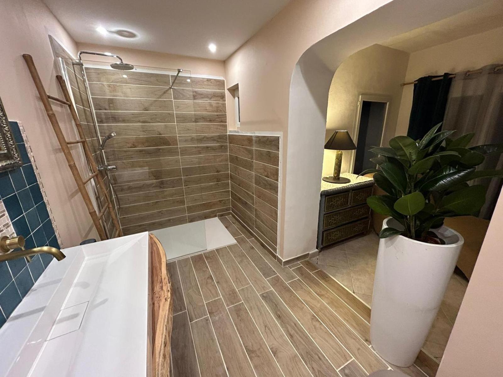 Residence Gabrielle Le Cannet Des Maures Luaran gambar